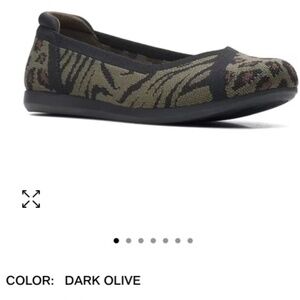Clarks Cloudsteppers Carly Wish Animal Print Flat Size 8